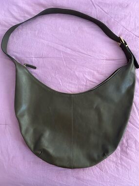 Madewell Classic Crescent Shoulder Bag in Olive